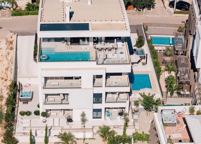 Adria Concept アパート *